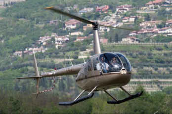 I-TAKU - Private Robinson R44 Clipper