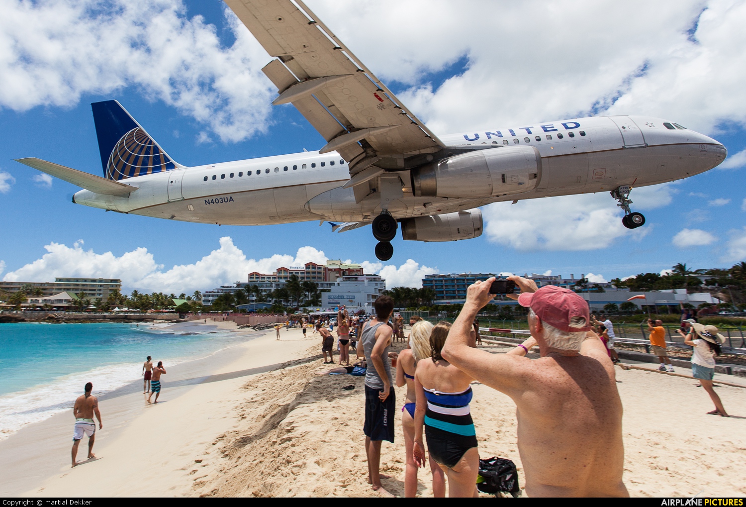 United Airlines N403UA aircraft at Sint Maarten - Princess Juliana Intl