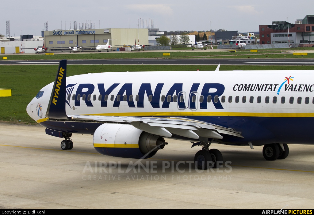Ryanair EI-DPT aircraft at Maastricht - Aachen