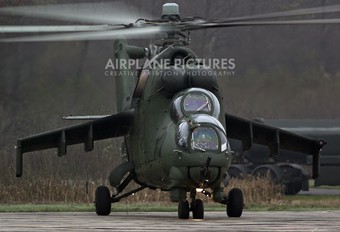 174 - Poland - Army Mil Mi-24D