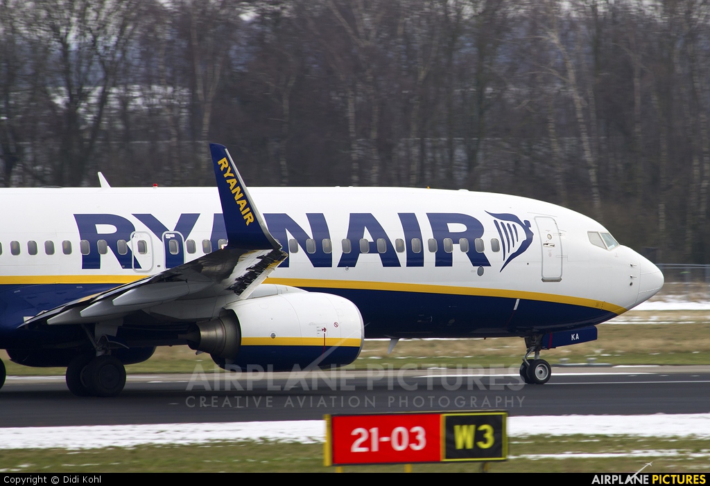 Ryanair EI-EKA aircraft at Maastricht - Aachen