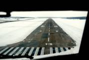 - - - Airport Overview - Airport Overview - Runway, Taxiway aircraft