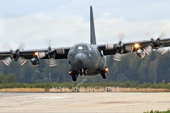 130343 - Canada - Air Force Lockheed CC-130H Hercules