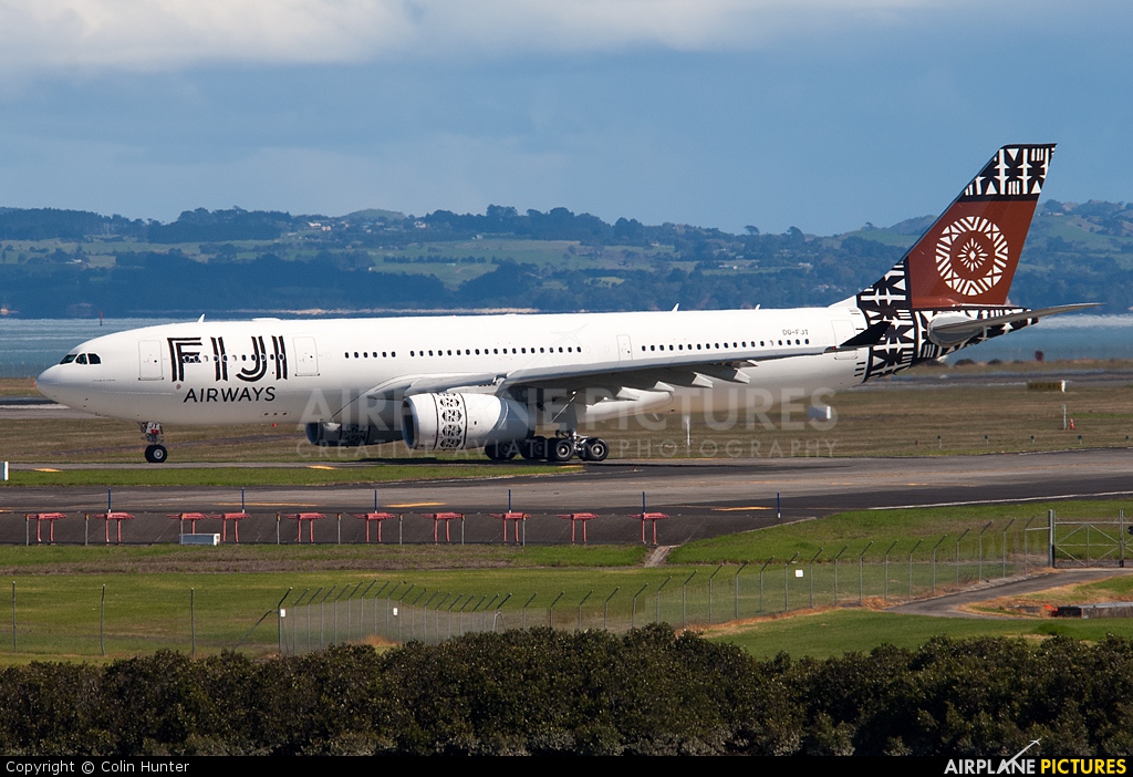 Fiji Airways DQ-FJT aircraft at Auckland Intl