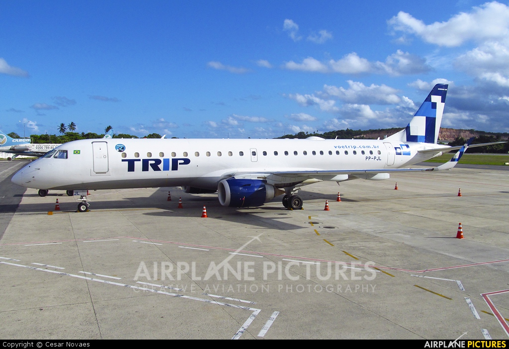 Trip Linhas Aéreas PP-PJL aircraft at Recife