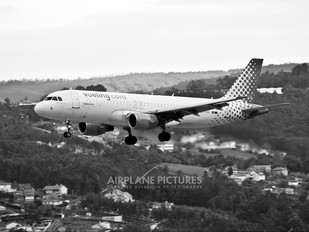 EC-KRH - Vueling Airlines Airbus A320