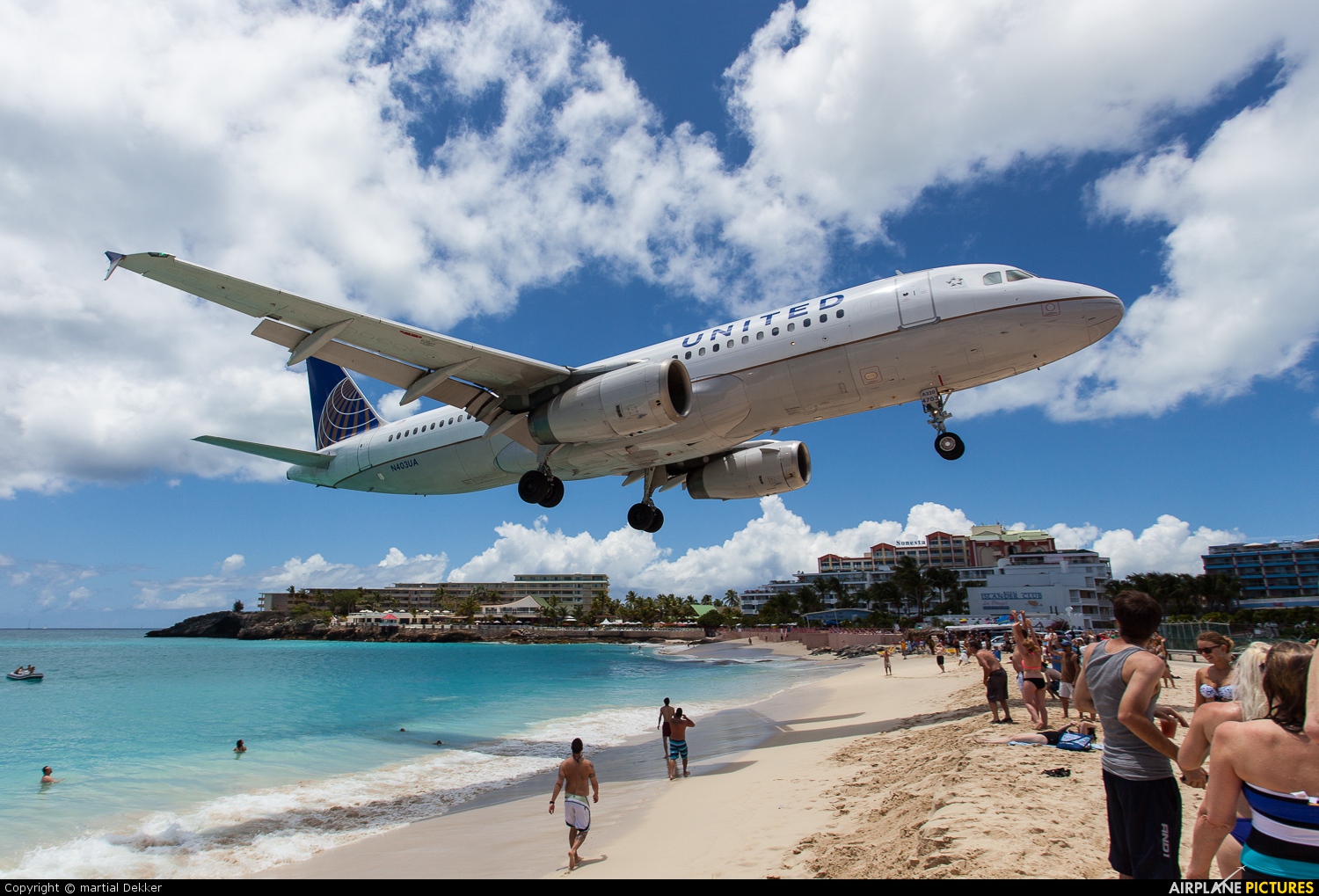United Airlines N403UA aircraft at Sint Maarten - Princess Juliana Intl