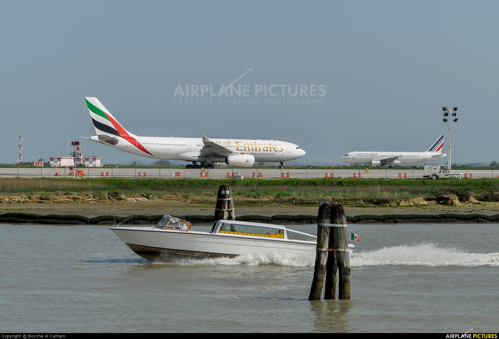 - Airport Overview - aircraft at Venice - Marco Polo