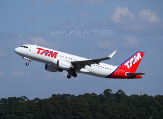PR-MYY - TAM Airbus A320