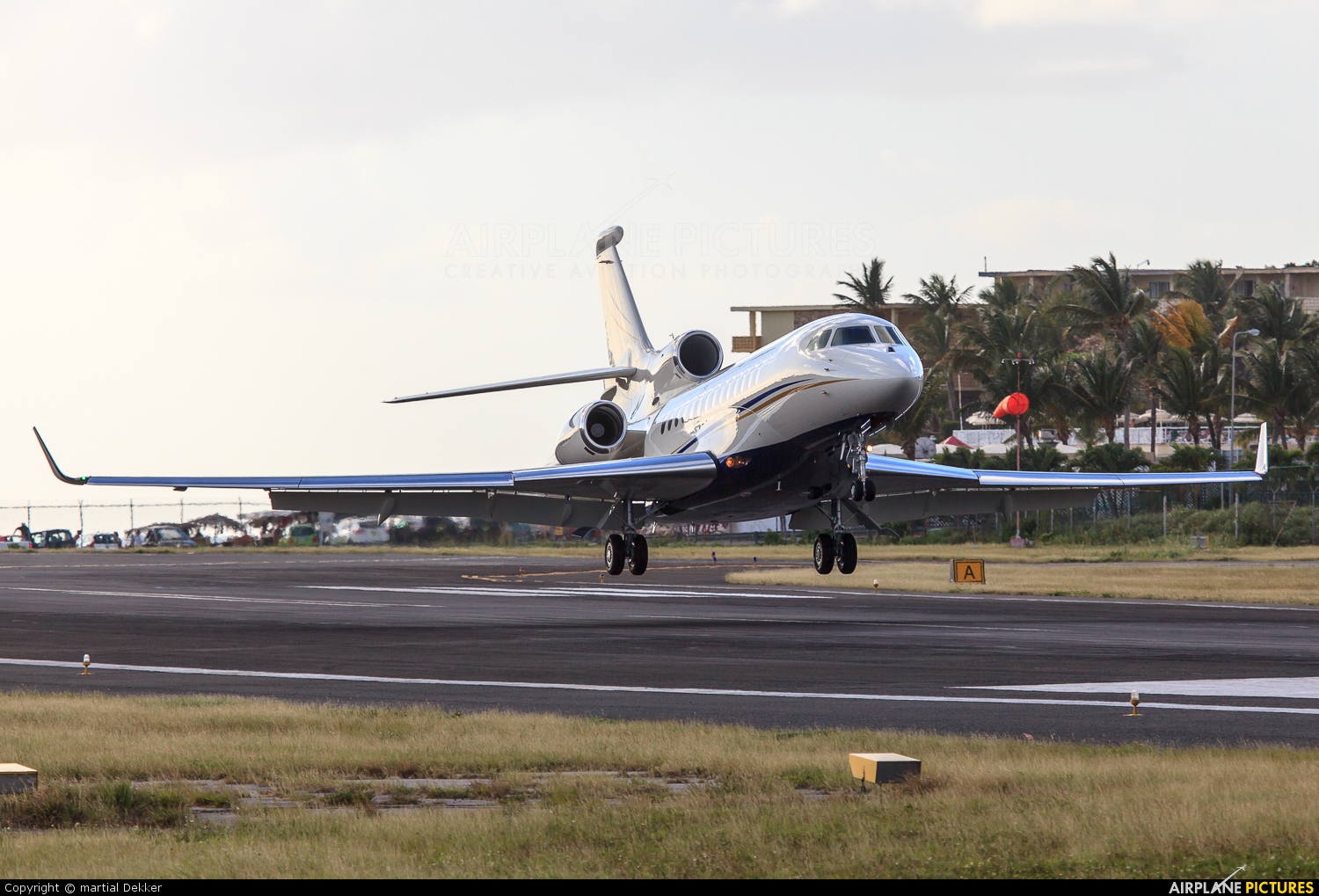 Private N66DD aircraft at Sint Maarten - Princess Juliana Intl
