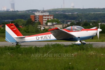 D-KIEV - Private Scheibe-Flugzeugbau SF-25 Falke