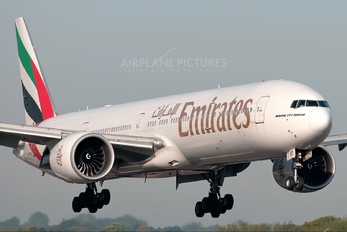 A6-EBT - Emirates Airlines Boeing 777-300ER