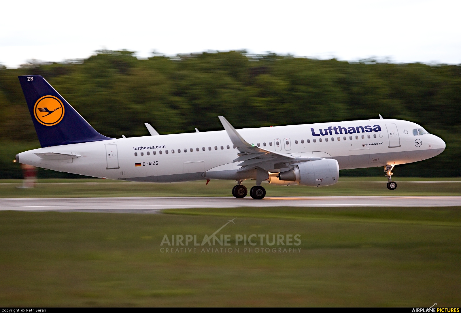 Lufthansa D-AIZS aircraft at Frankfurt
