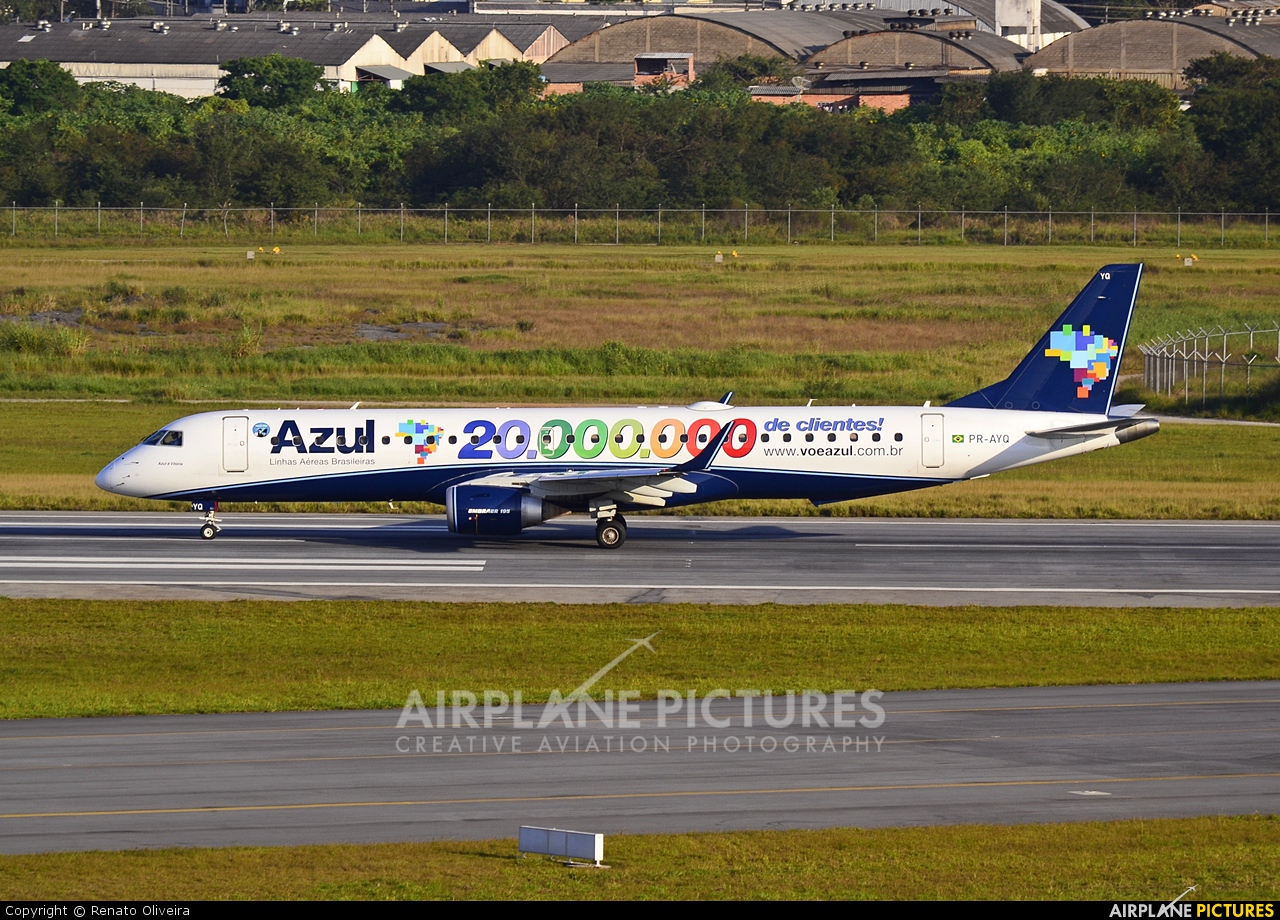 Azul Linhas Aéreas PR-AYQ aircraft at São Paulo - Guarulhos