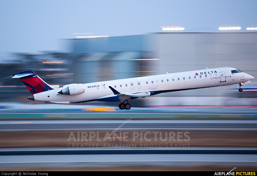 Delta Connection - SkyWest Airlines N548CA aircraft at Los Angeles Intl