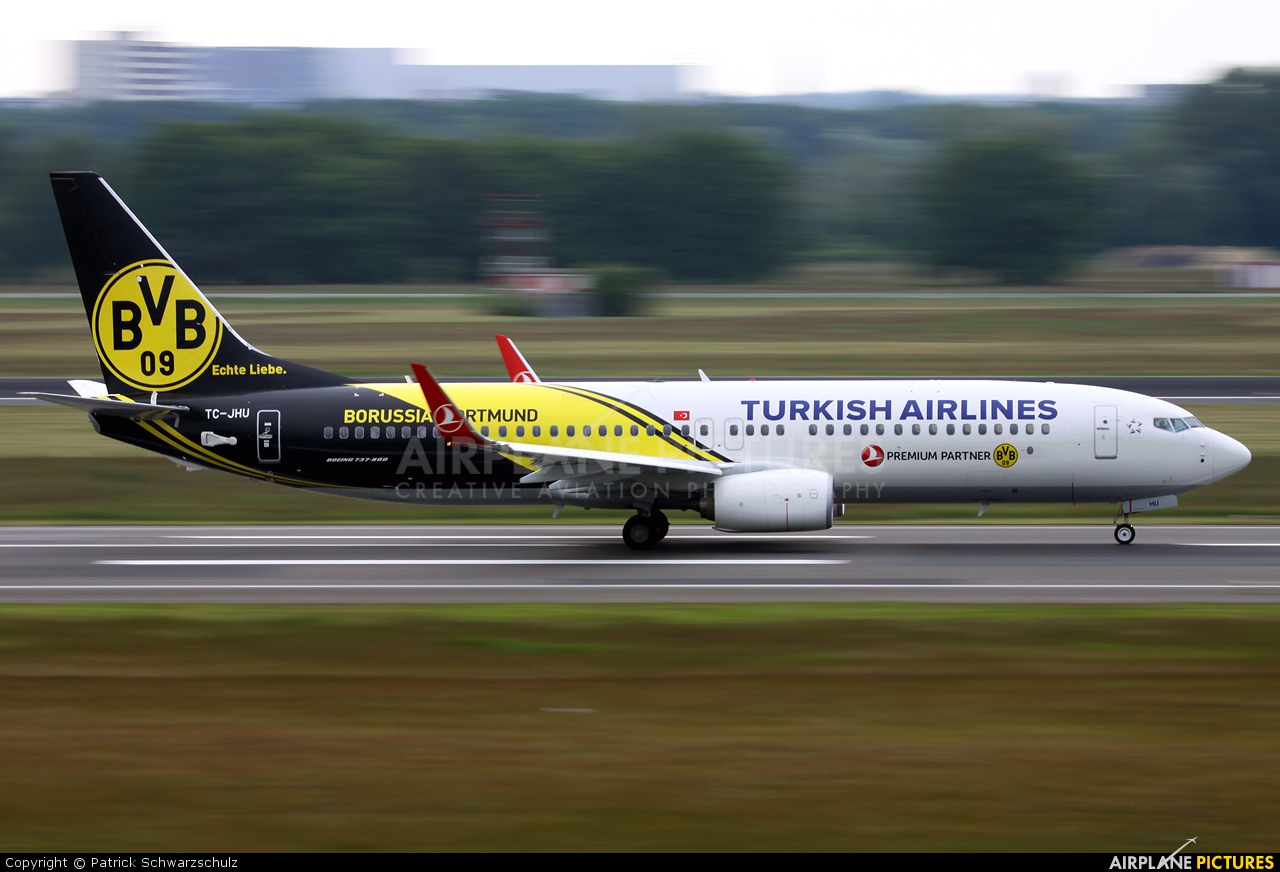 Turkish Airlines TC-JHU aircraft at Berlin - Tegel