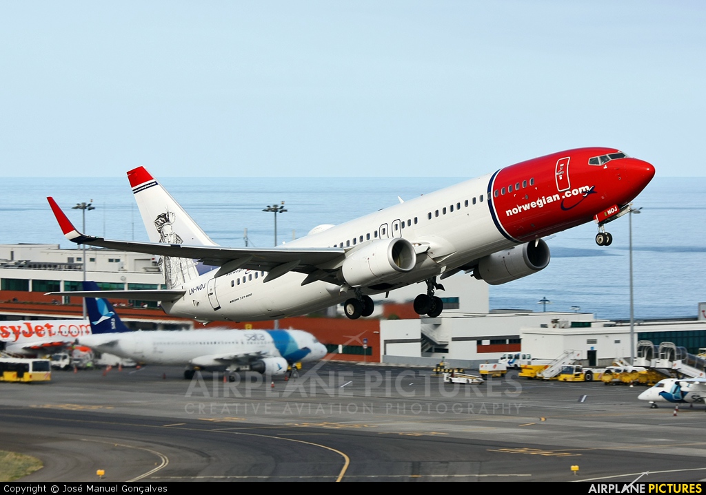 Norwegian Air Shuttle LN-NOJ aircraft at Madeira