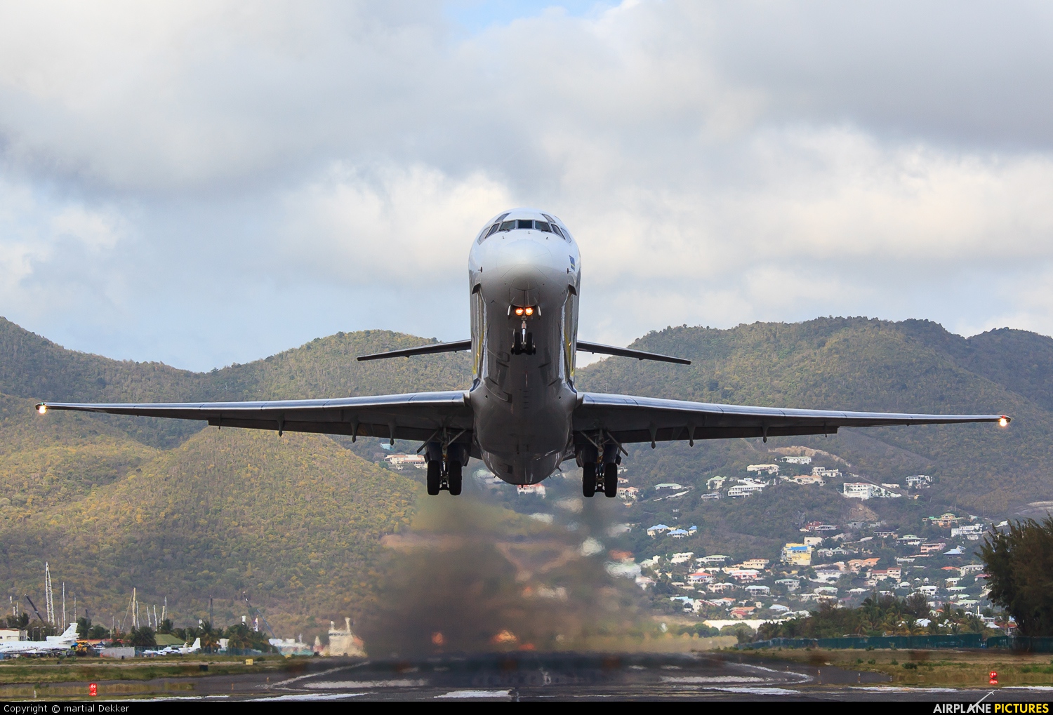 Dutch Antilles Express N307FA aircraft at Sint Maarten - Princess Juliana Intl