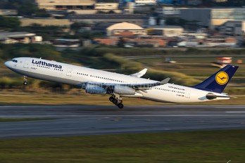 D-AIFC - Lufthansa Airbus A340-300
