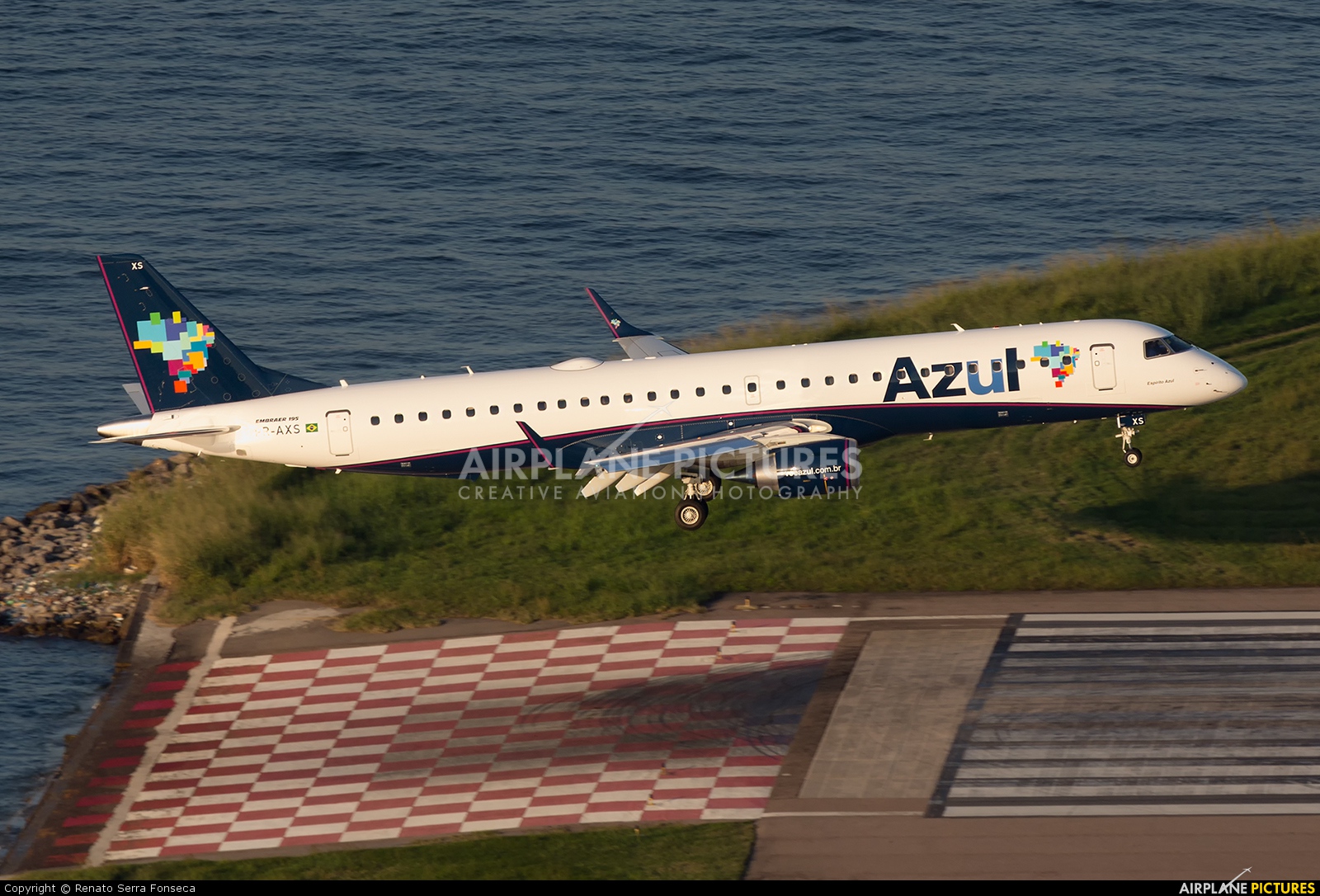 Azul Linhas Aéreas PR-AXS aircraft at Rio de Janeiro - Santos Dumont