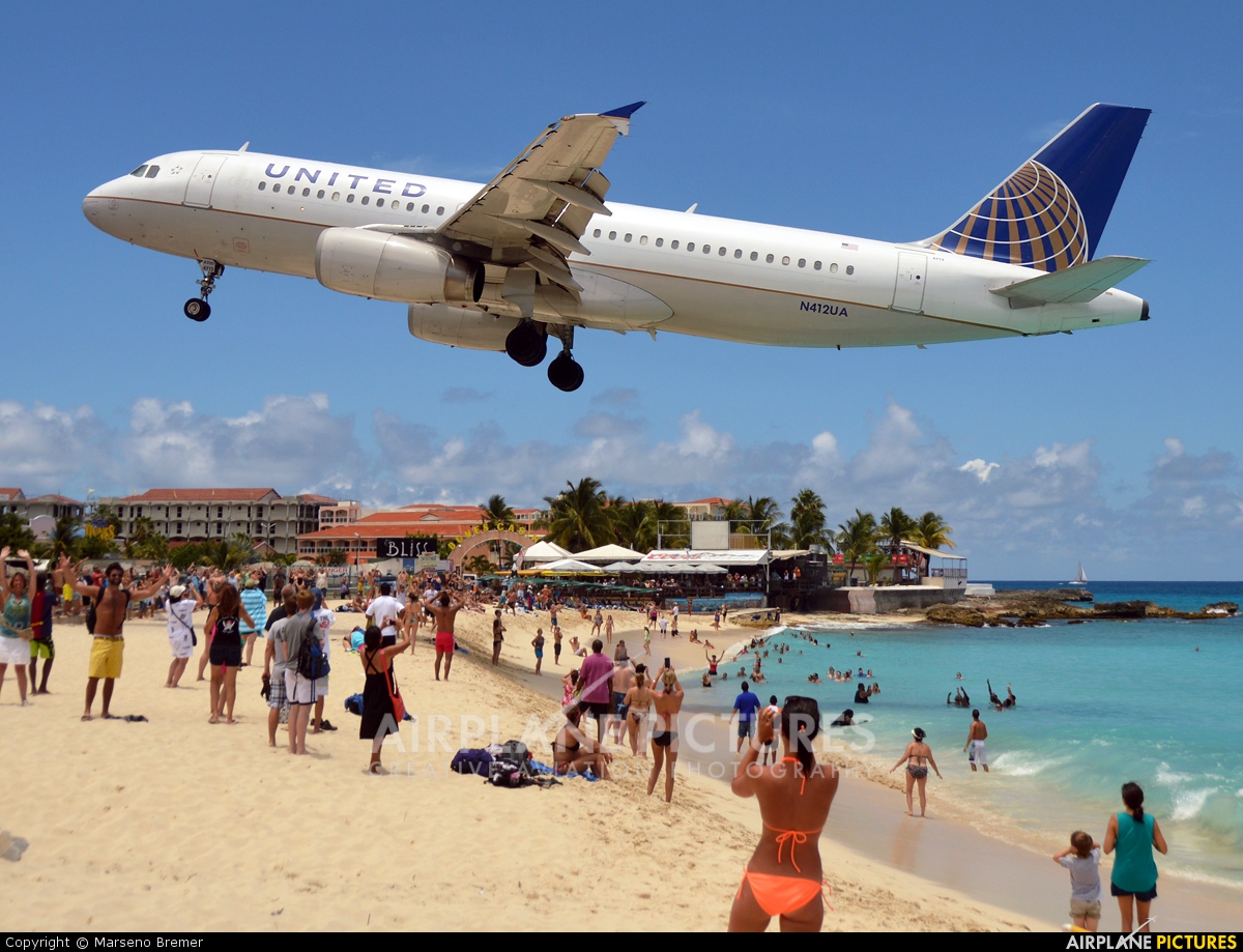 United Airlines N412UA aircraft at Sint Maarten - Princess Juliana Intl