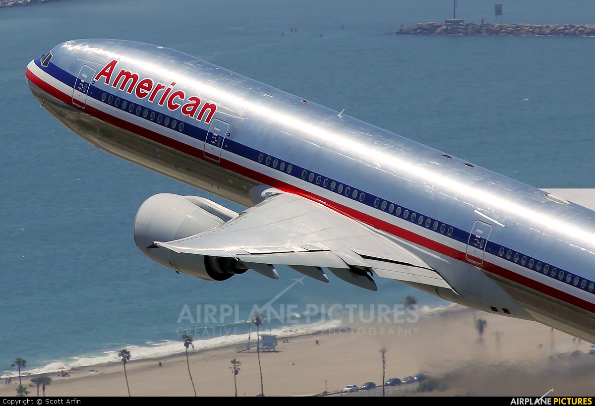 American Airlines N777AN aircraft at Los Angeles Intl
