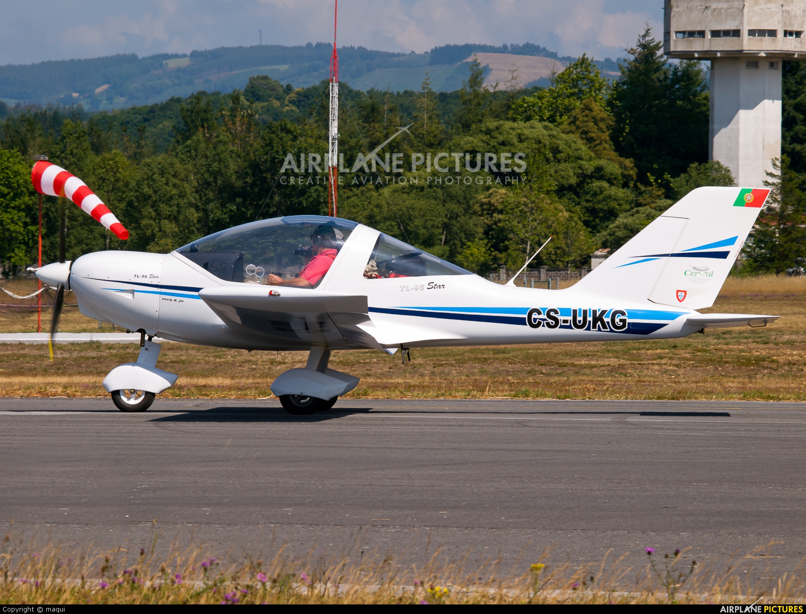 Private CS-UKG aircraft at Lugo - Rozas