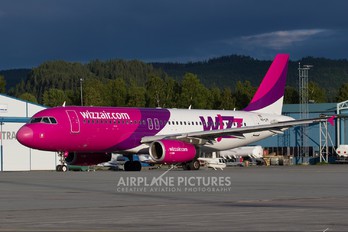 HA-LPI - Wizz Air Airbus A320