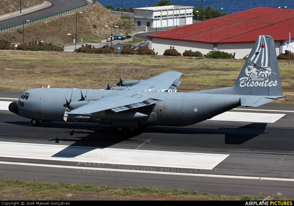 Portugal - Air Force 16806 aircraft at Madeira