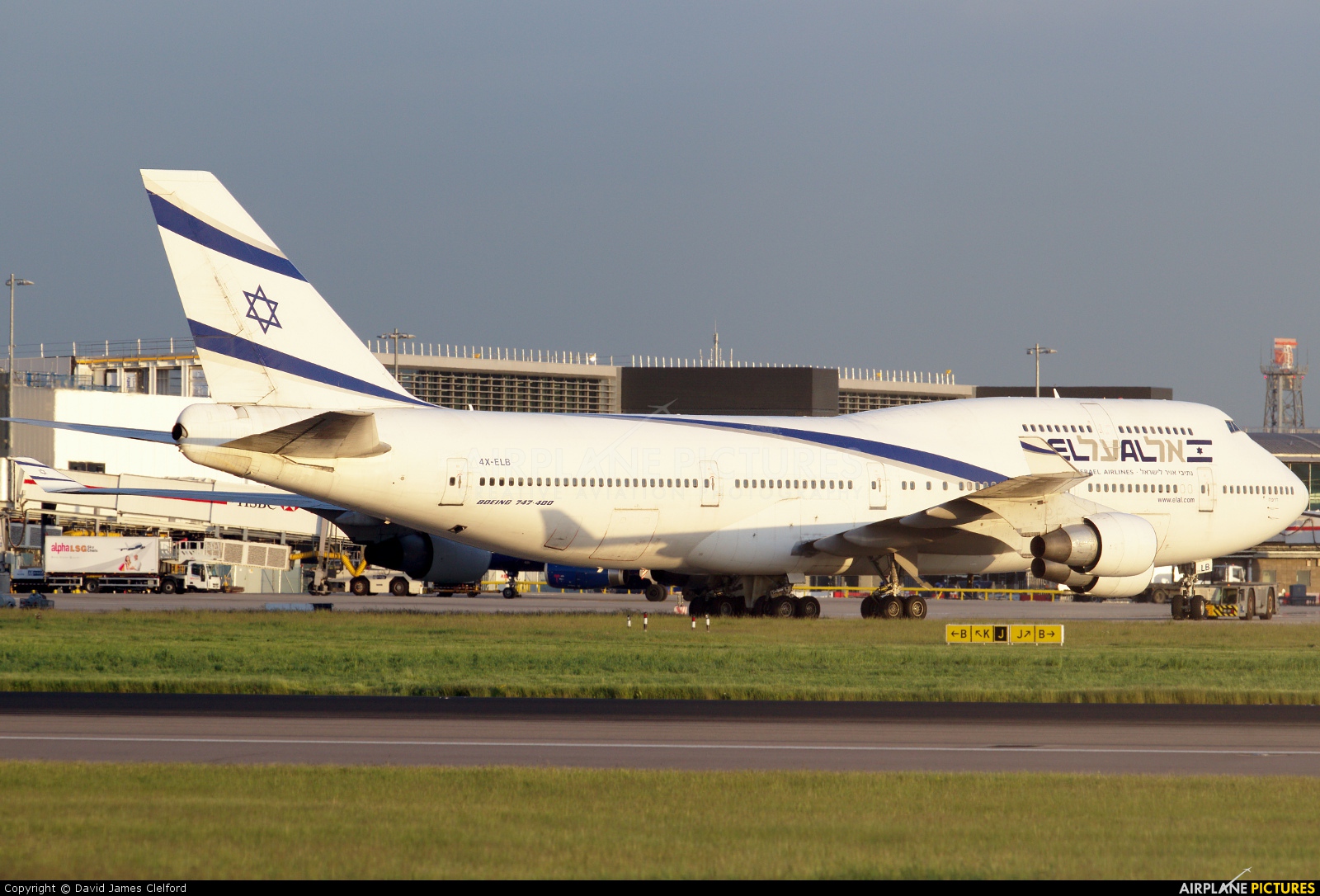 El Al Israel Airlines 4X-ELB aircraft at London - Heathrow