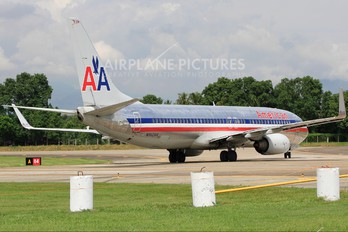 N962AN - American Airlines Boeing 737-800