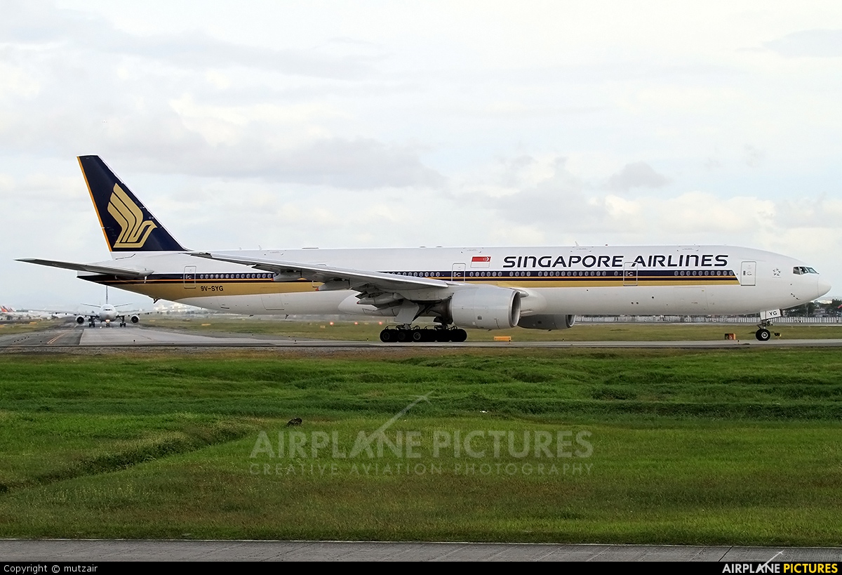 Singapore Airlines 9V-SYG aircraft at Manila Ninoy Aquino Intl
