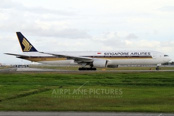 9V-SYG - Singapore Airlines Boeing 777-300