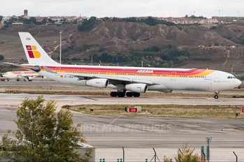EC-HDQ - Iberia Airbus A340-300