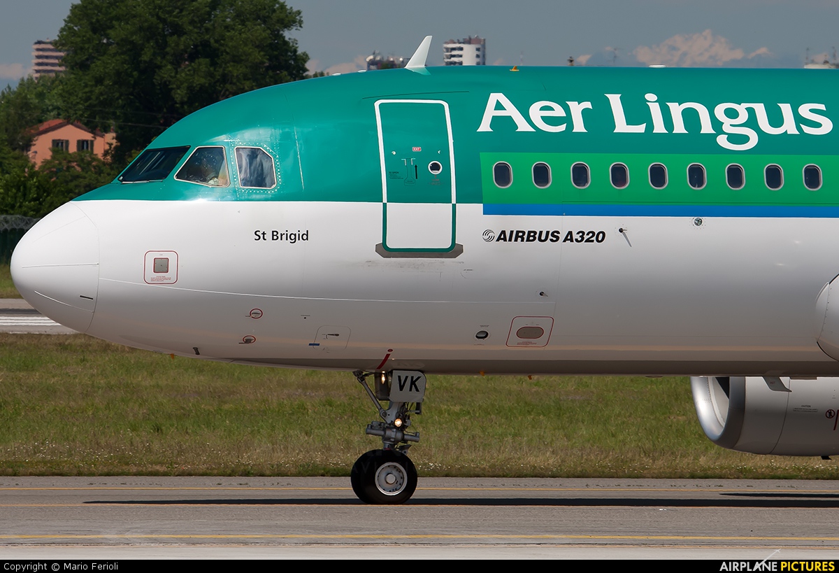 Aer Lingus EI-DVK aircraft at Milan - Linate