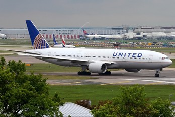 N773UA - United Airlines Boeing 777-200ER
