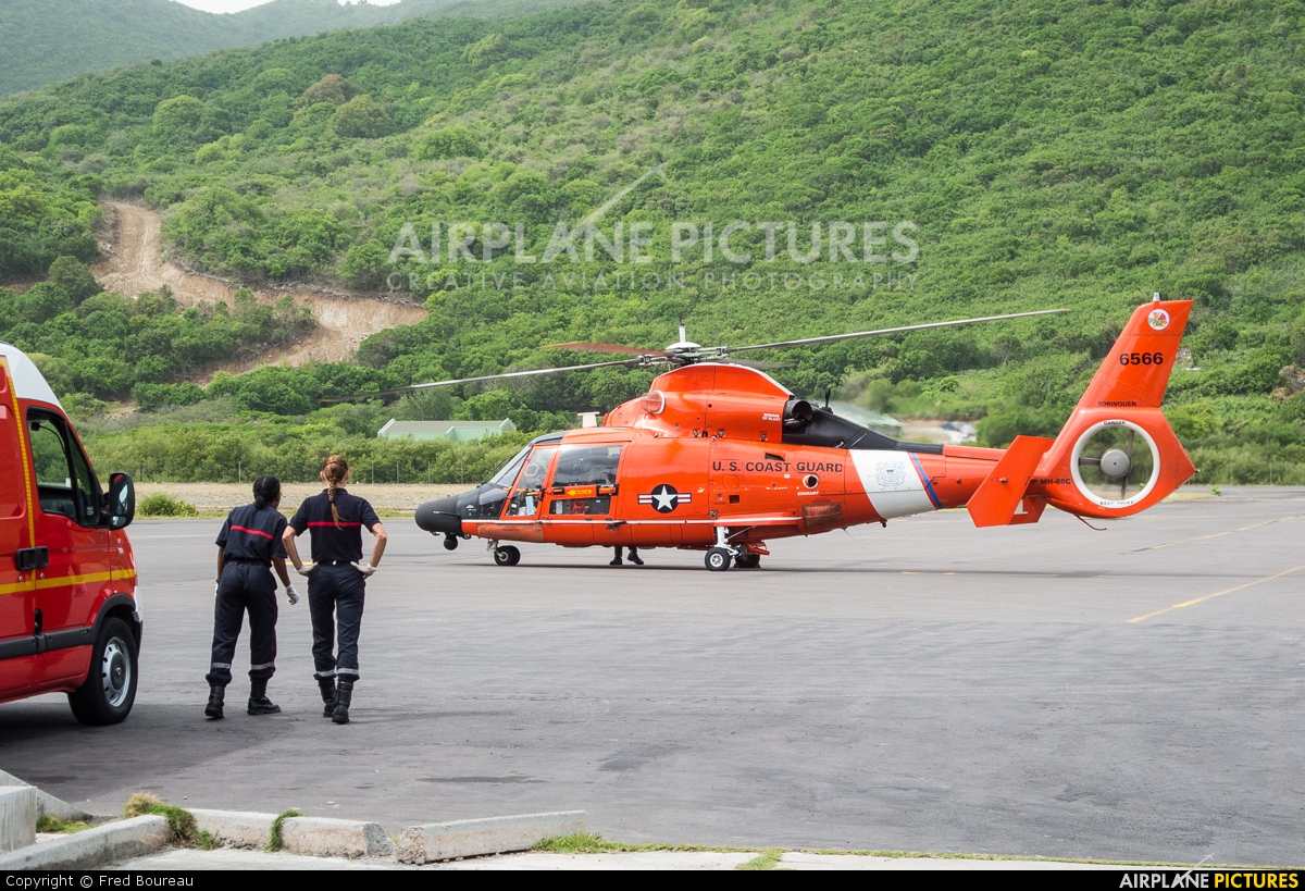 USA - Coast Guard 6566 aircraft at Saint Martin - L