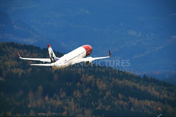 LN-DYB - Norwegian Air Shuttle Boeing 737-800