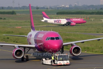 HA-LWT - Wizz Air Airbus A320