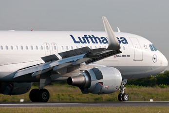 D-AIZT - Lufthansa Airbus A320