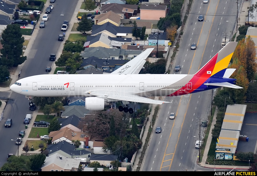 Asiana Airlines HL7742 aircraft at Los Angeles Intl