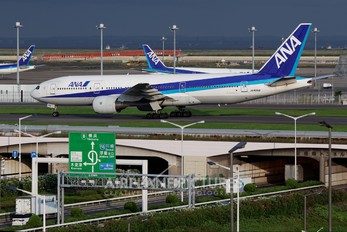 JA8968 - ANA - All Nippon Airways Boeing 777-200