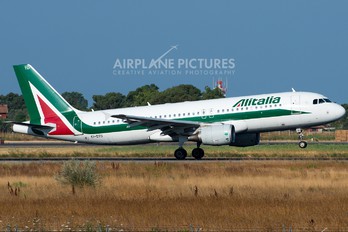 EI-DTD - Alitalia Airbus A320