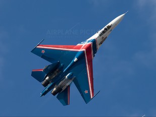 08 - Russia - Air Force "Russian Knights" Sukhoi Su-27