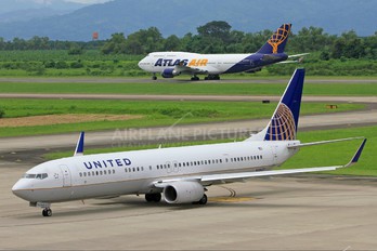 N38459 - United Airlines Boeing 737-900ER