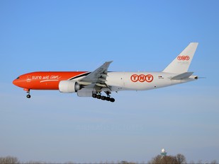 OO-TSB - TNT Boeing 777F