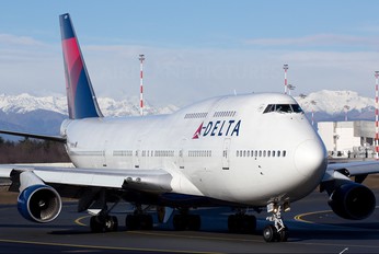 N661US - Delta Air Lines Boeing 747-400