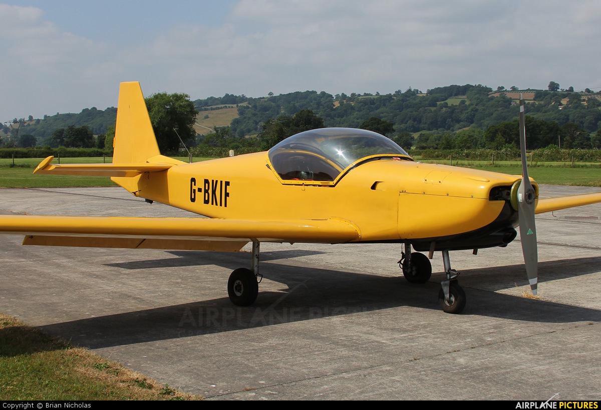 Private G-BKIF aircraft at Welshpool
