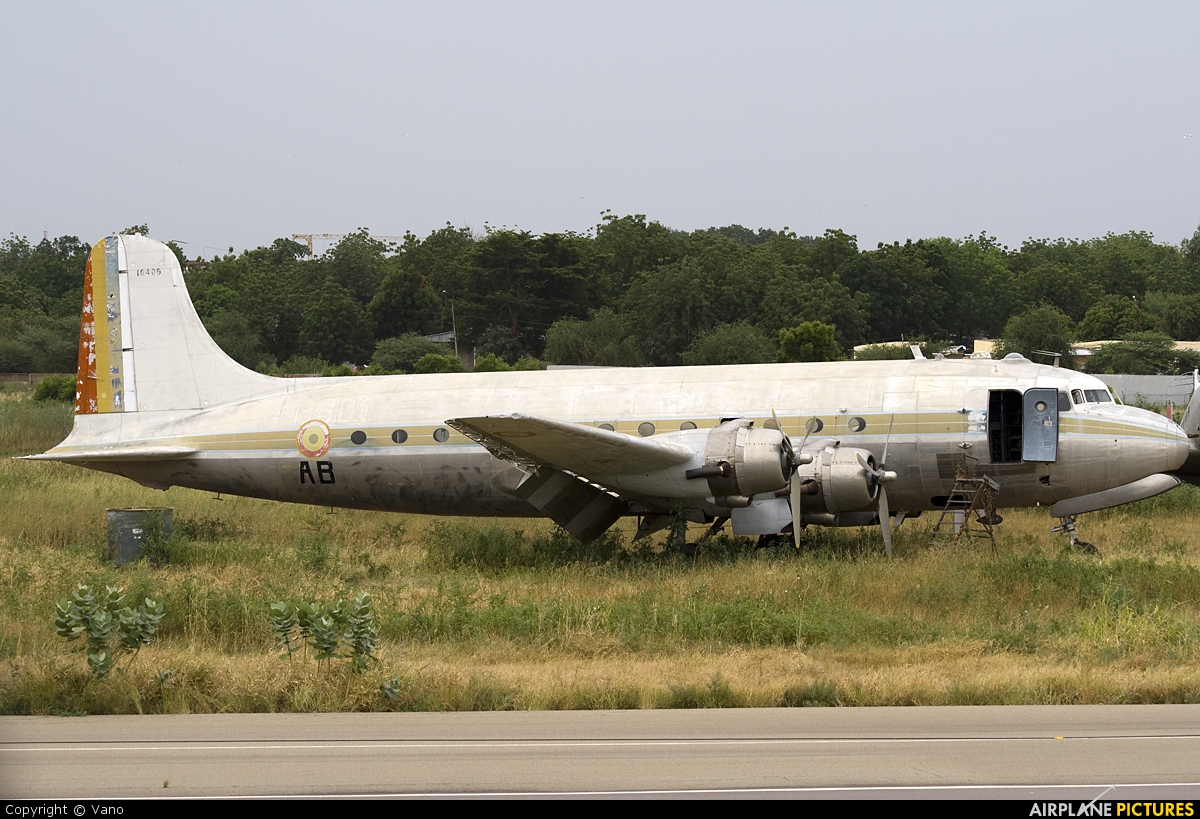 Tchad - Air Force 10409 aircraft at N