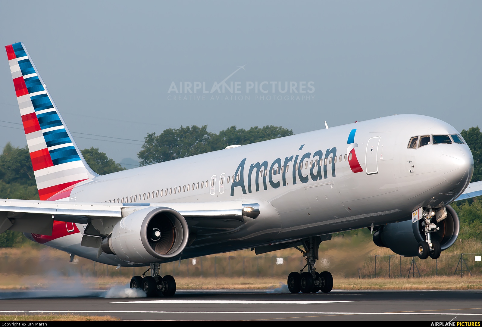 American Airlines N366AA aircraft at Manchester